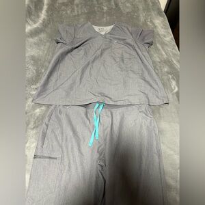 Figs Zamora Jogger pants size 2XL TALL and Catarina top 3XL. Smoke free home.